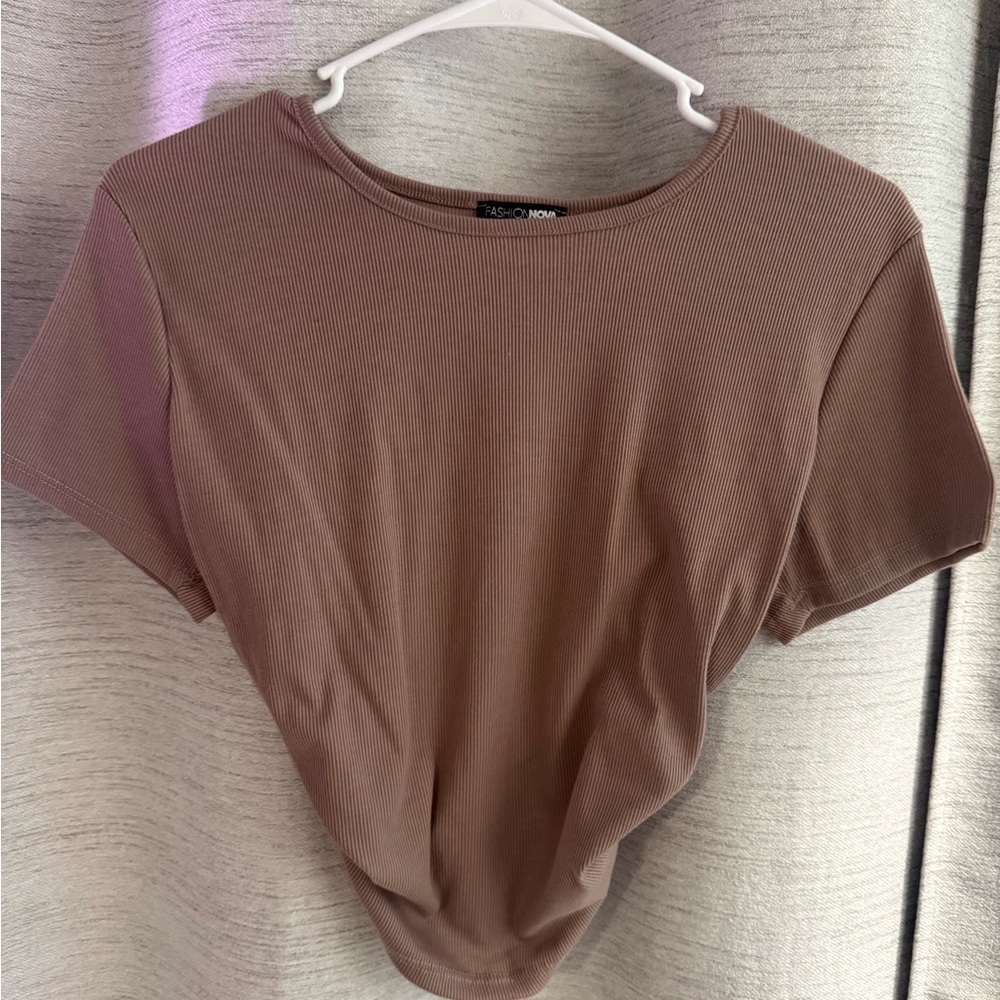 Fashion Nova Fitted Short Sleeve Open Back T-Shirt